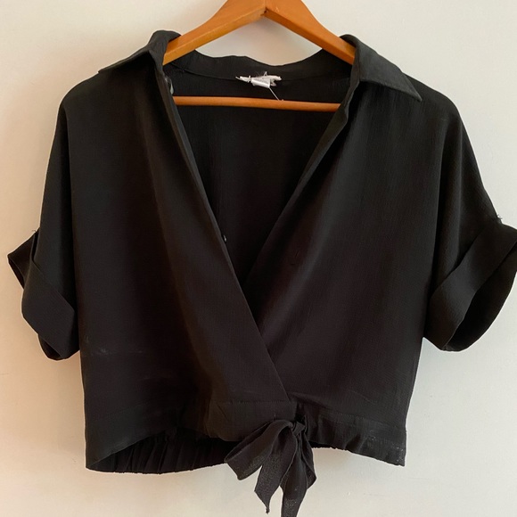 Cropped collared top - Picture 1 of 1